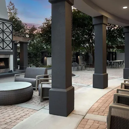 Courtyard By Marriott Pensacola Downtown