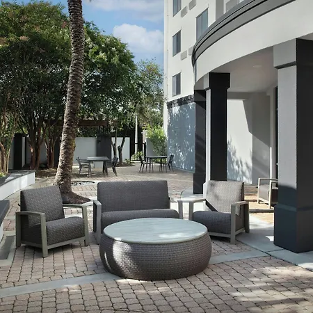 Courtyard By Marriott Pensacola Downtown