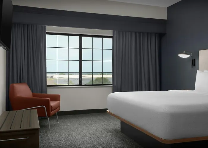Courtyard By Marriott Downtown Hotel Pensacola