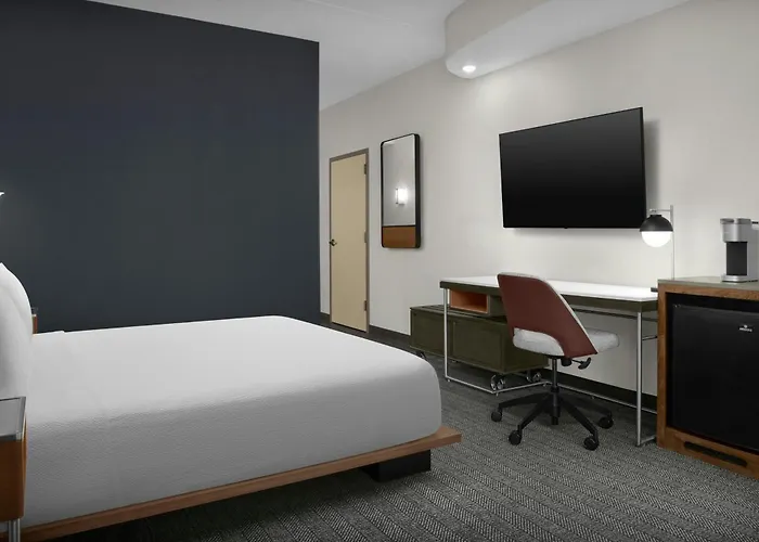 Courtyard By Marriott Downtown 3*