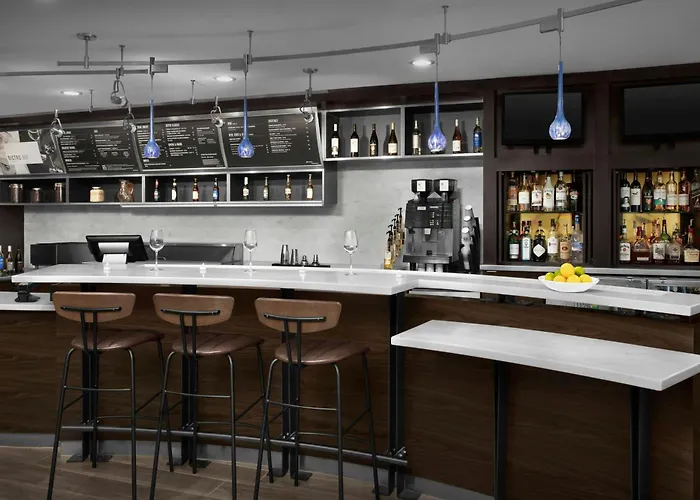 Courtyard By Marriott Downtown 3*