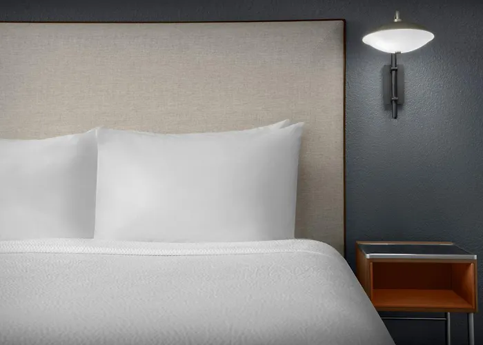 Hotel Courtyard By Marriott Downtown Pensacola