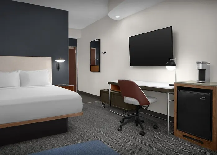 Courtyard By Marriott Downtown Pensacola