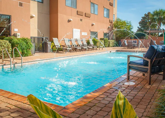Courtyard By Marriott Downtown Hotel Pensacola