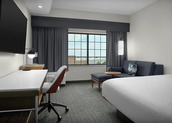 Courtyard By Marriott Downtown Hotel Pensacola