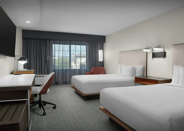 Courtyard By Marriott Downtown Hotel Pensacola