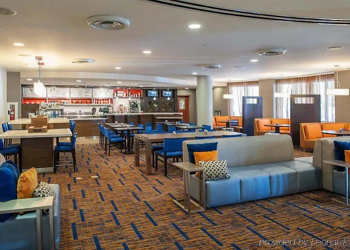 Courtyard By Marriott Downtown 3*