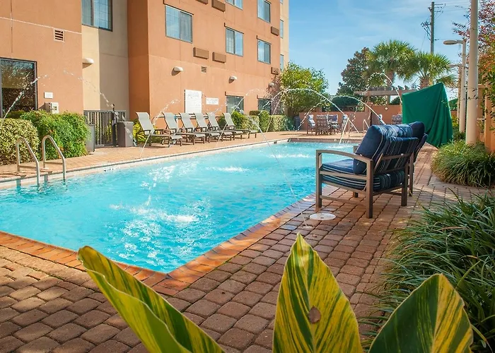 Courtyard By Marriott Downtown
