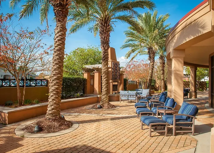 Courtyard By Marriott Downtown
